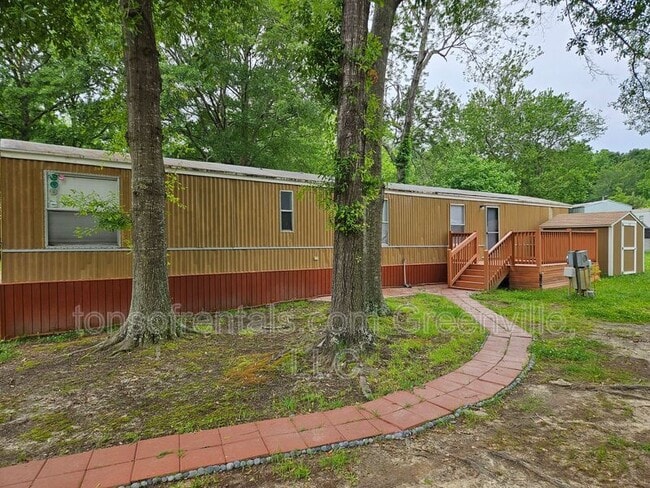 property at 6 Willow Ct
