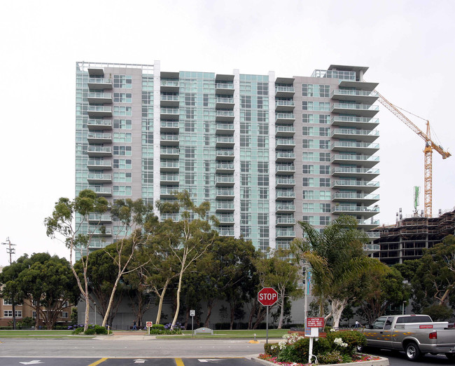 Azzurra in Marina Del Rey, CA - Foto de edificio - Building Photo