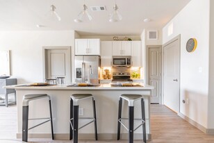 1576 Westborough Dr in Katy, TX - Building Photo