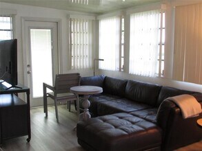 5249 NW 4th Terrace in Pompano Beach, FL - Building Photo - Building Photo