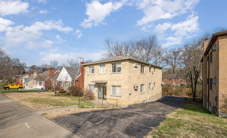 2962 Ferguson Rd, Unit 1 in Cincinnati, OH - Building Photo