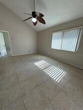 5053 N Beach Rd, Unit 8 in Englewood, FL - Building Photo - Building Photo