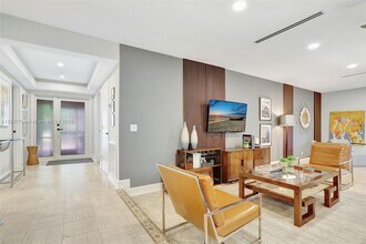 1128 W Cypress Dr in Pompano Beach, FL - Building Photo - Building Photo