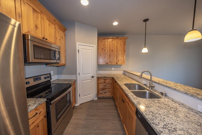 13706 NE 64th Cir in Vancouver, WA - Building Photo - Building Photo