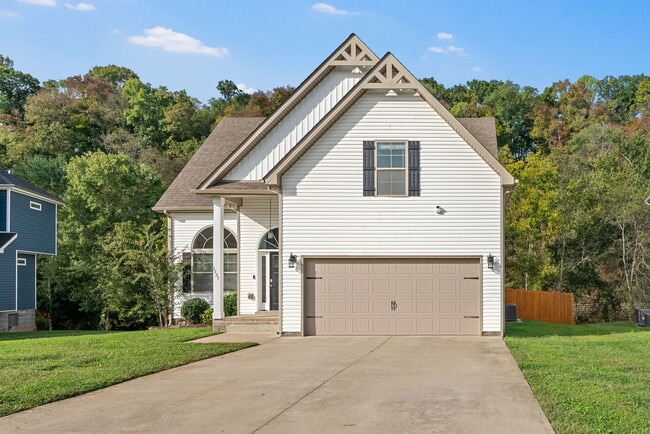 1725 Rains Rd in Clarksville, TN - Building Photo - Building Photo