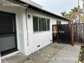 8629 Beverly Ln in Dublin, CA - Building Photo - Building Photo