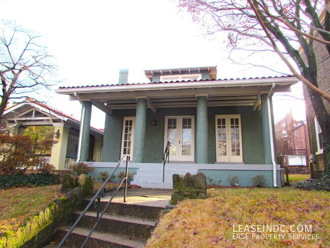 2930 Porter St NW in Washington, DC - Building Photo - Building Photo