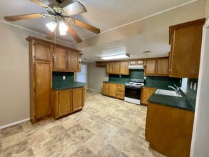 5267 Sunset Ave in Beaumont, TX - Building Photo - Building Photo