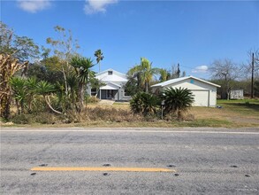 19 Landrum Park Rd in San Benito, TX - Building Photo - Building Photo