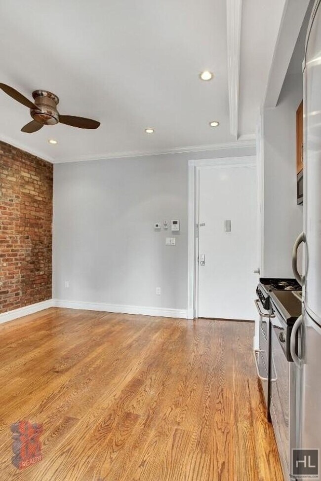 East 1st Street in New York, NY - Building Photo - Building Photo