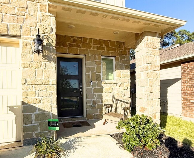 property at 1934 Darlington Oak Dr