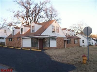 621 Graf Ave in Ferguson, MO - Foto de edificio