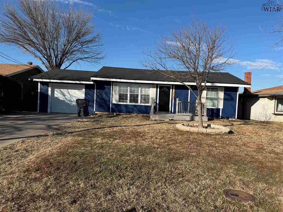 1524 P B Ln in Wichita Falls, TX - Building Photo