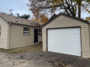 1010 Garnet St NE in Salem, OR - Building Photo - Building Photo