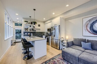 4308 Wallingford Ave N, Unit SI ID1035902P in Seattle, WA - Building Photo - Building Photo