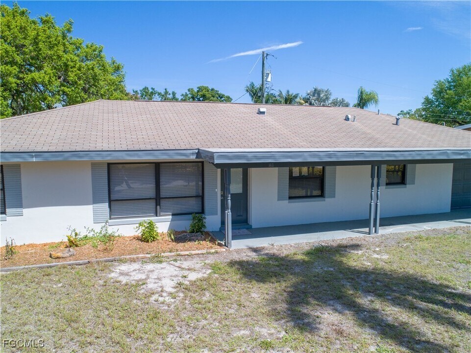 1411 San Juan Ave in Ft. Myers, FL - Building Photo