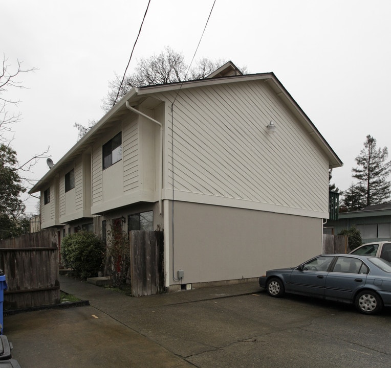 2109 E Evergreen Blvd in Vancouver, WA - Foto de edificio