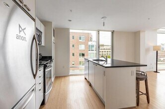 1 Earhart St, Unit 1 Earhart St. #523 in Cambridge, MA - Building Photo - Building Photo