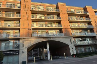 281 Woodbridge Ave in Vaughan, ON - Building Photo