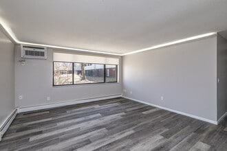 Forest Park II Apartments in Forest Lake, MN - Foto de edificio - Interior Photo