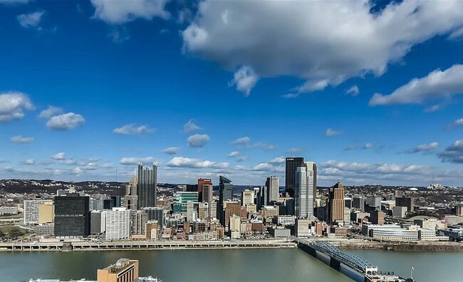 121 Grandview Ave, Unit 2 in Pittsburgh, PA - Building Photo - Building Photo