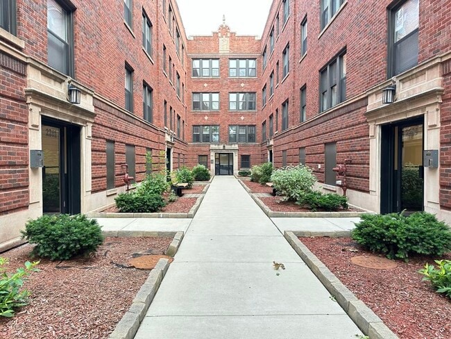 property at 2204 W Eastwood Ave