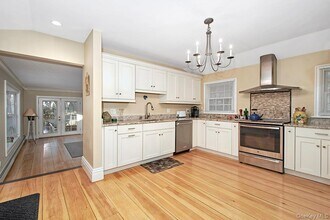 30 Bedford Rd in Armonk, NY - Building Photo - Building Photo