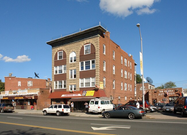 4-8 New Park Ave in Hartford, CT - Building Photo - Building Photo
