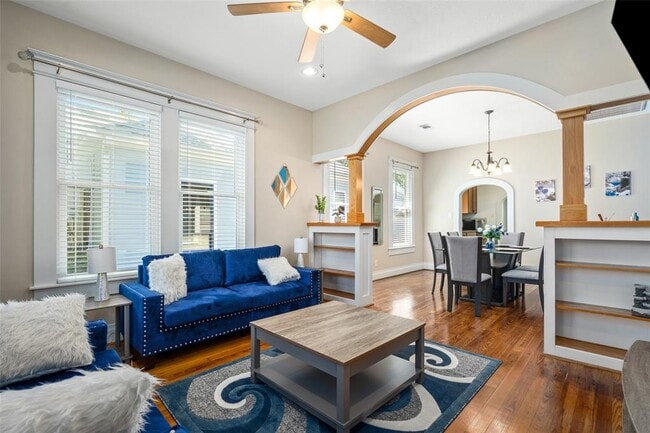 property at 817 E 26th St
