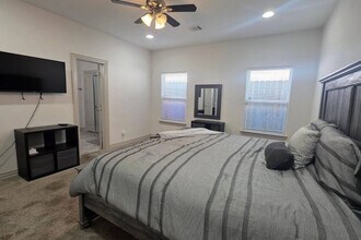 2704 Sam Wilson St in Houston, TX - Building Photo - Building Photo