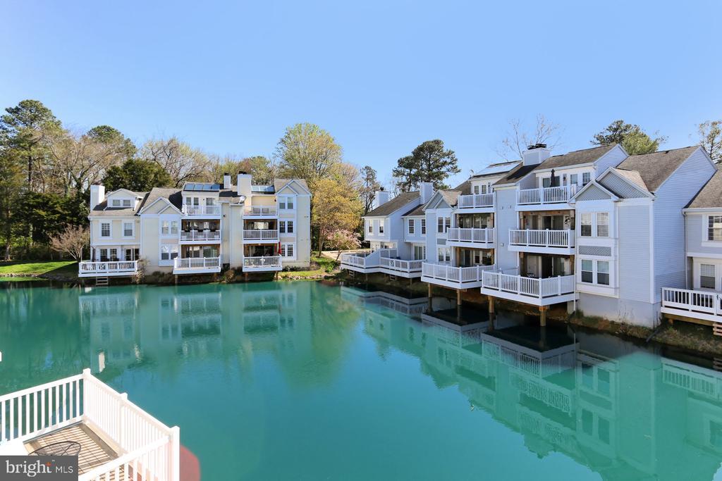 3311 Lakeside View Dr in Falls Church, VA - Building Photo