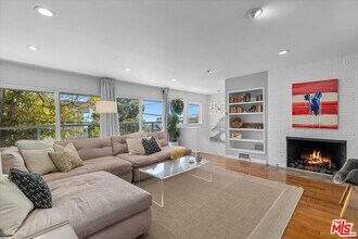 8809 Appian Way in Los Angeles, CA - Building Photo - Building Photo