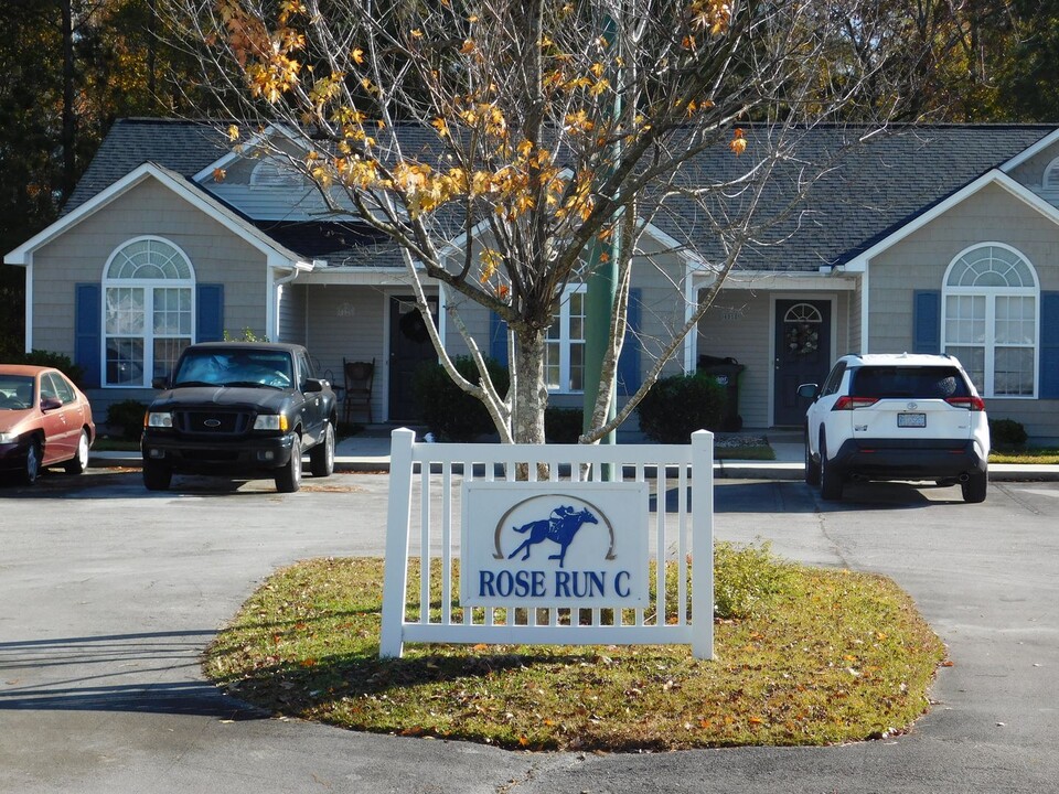 4026 Elizabeth Ave in New Bern, NC - Foto de edificio