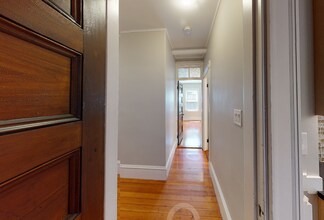 107 Oxford St, Unit 3 in Cambridge, MA - Foto de edificio - Building Photo