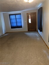72100 Sharon Rd in Bridgeport, OH - Building Photo - Building Photo