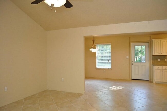 15353 Kickapoo Trail in Willis, TX - Building Photo - Building Photo
