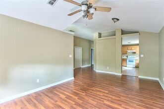 2824 Swanbrooke Ct in Tallahassee, FL - Building Photo - Building Photo