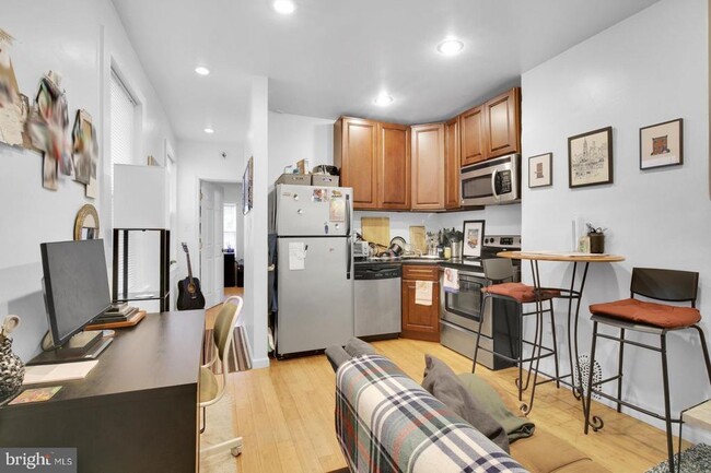 property at 619 S 16th St