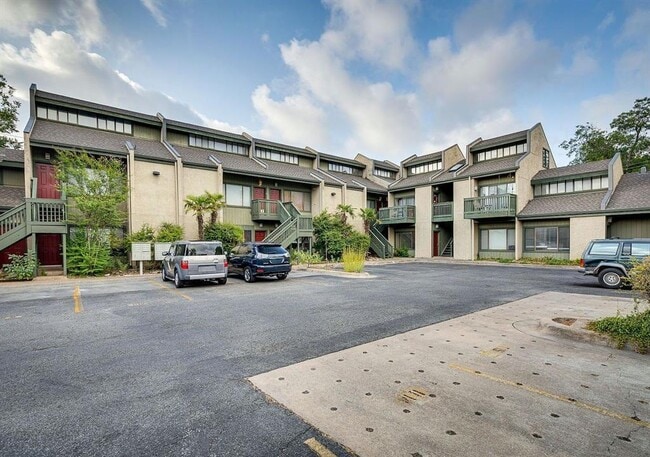 property at 601 Nelray Blvd