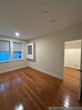 123 Sutherland Rd, Unit B in Boston, MA - Building Photo - Building Photo