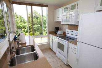 3811 Edward Rd in Princeville, HI - Building Photo - Building Photo
