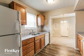 2015 Prominence Dr in Grove City, OH - Building Photo - Building Photo
