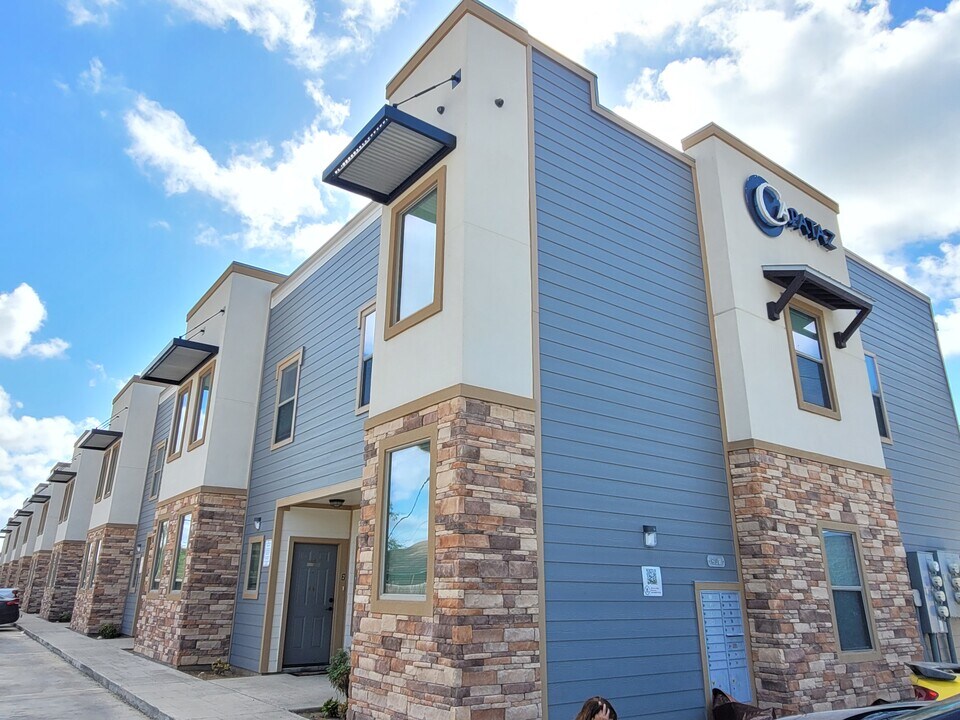 201 S 5th St, Unit 1 in Hidalgo, TX - Building Photo
