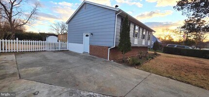 4813 Lawrence St in Alexandria, VA - Building Photo - Building Photo