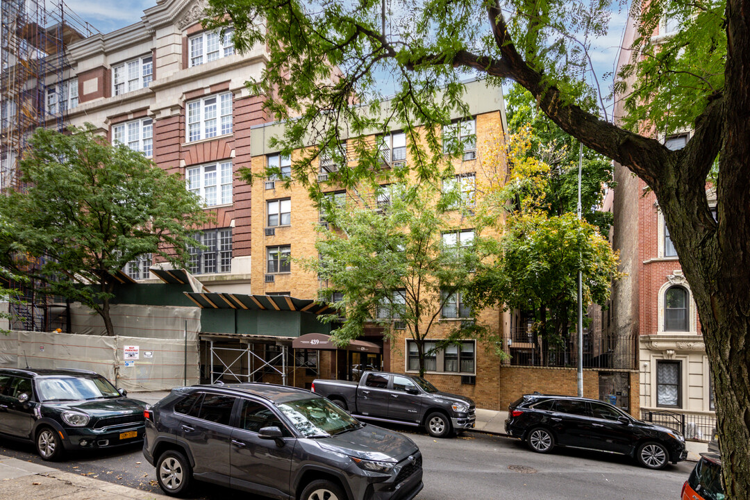 Belknap Street Apartments in New York, NY - Building Photo