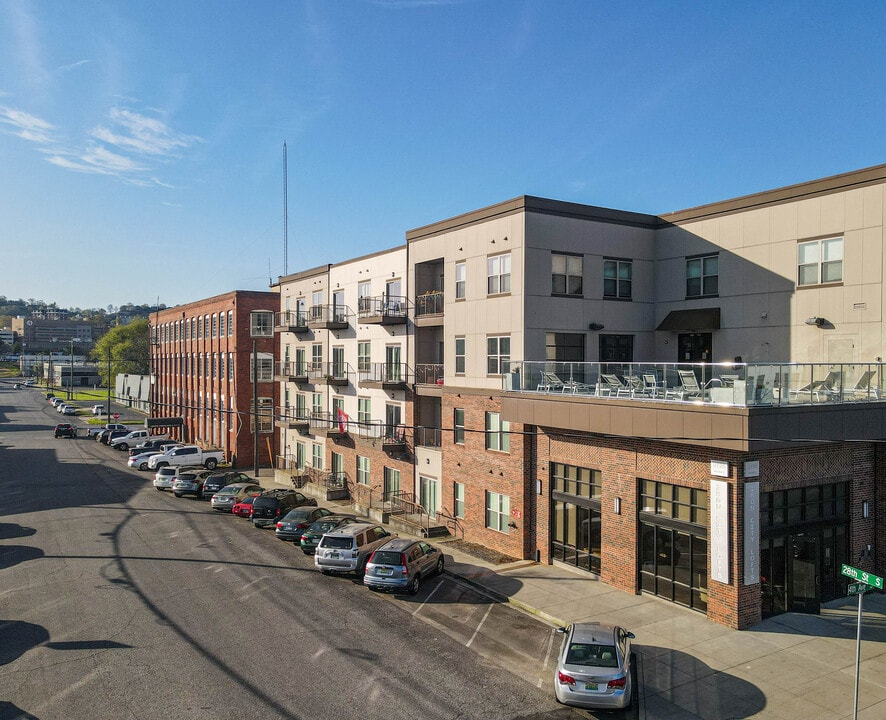 Iron City Lofts in Birmingham, AL - Foto de edificio