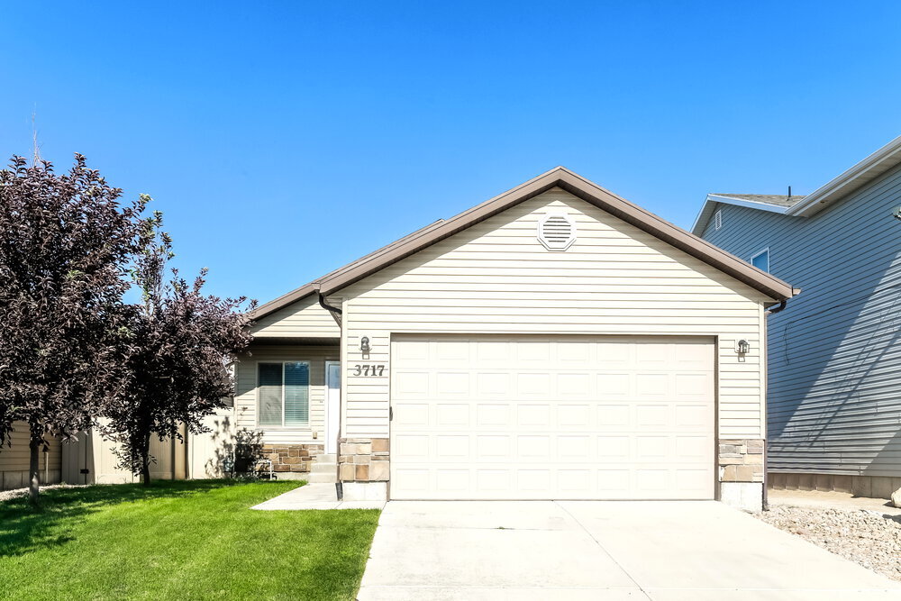 3717 Bountiful Ln in Eagle Mountain, UT - Building Photo