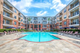 West 18th Lofts in Houston, TX - Foto de edificio - Building Photo