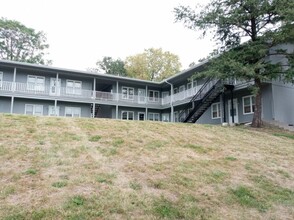 Gateway Hill- 1731 High St. in Des Moines, IA - Foto de edificio - Building Photo