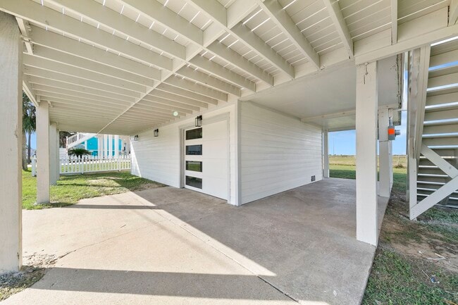 13014 John Reynolds Rd in Galveston, TX - Building Photo - Building Photo